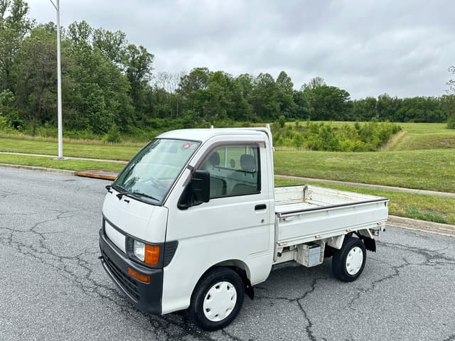 1997 Daihatsu Hijet JDM car for sale — photo 12 of 19