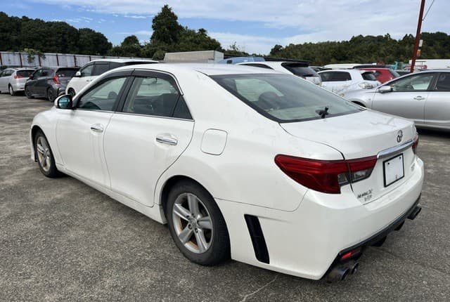 2011 Toyota Mark X JDM car for sale — photo 2 of 25