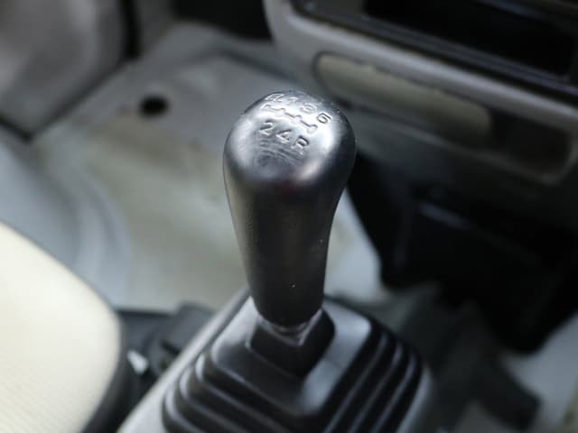 1998 Suzuki Carry JDM car for sale — photo 13 of 25