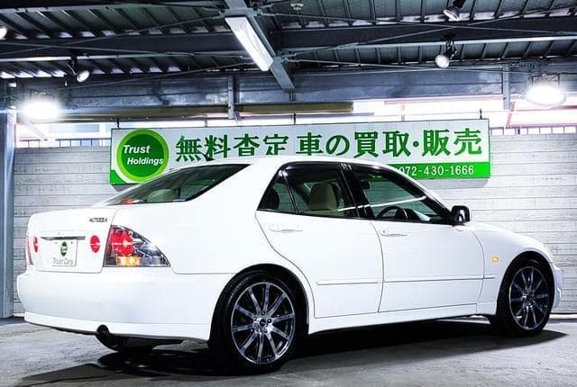 2002 Toyota Altezza JDM car for sale — photo 11 of 25