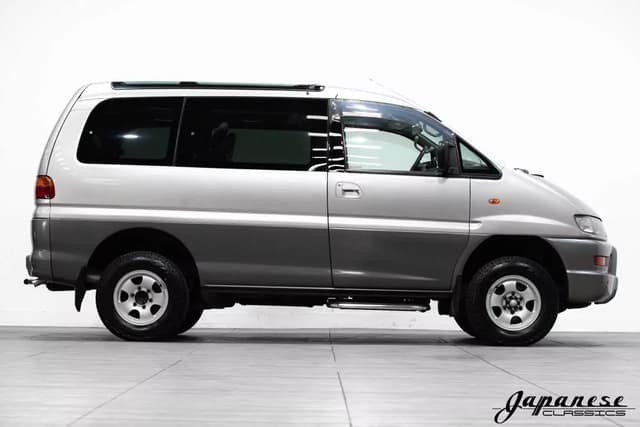 1999 Mitsubishi Delica JDM car for sale — photo 5 of 25