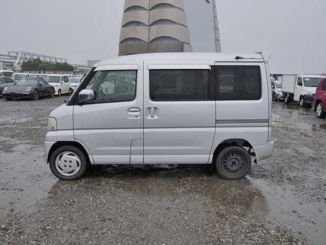 2002 Mitsubishi Town Box JDM car for sale — photo 8 of 25