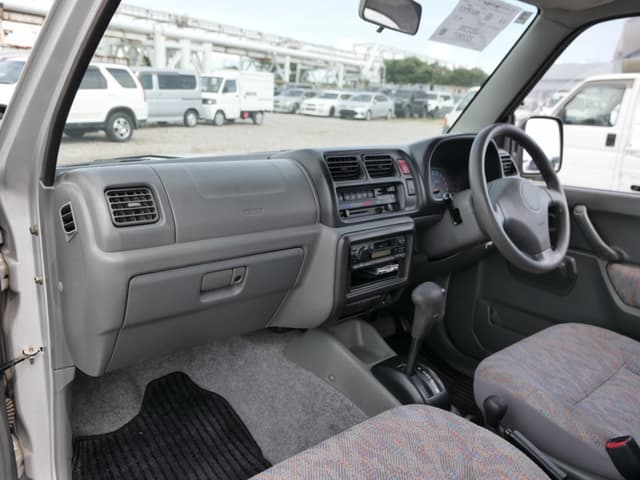 2001 Suzuki Jimny JDM car for sale — photo 23 of 25