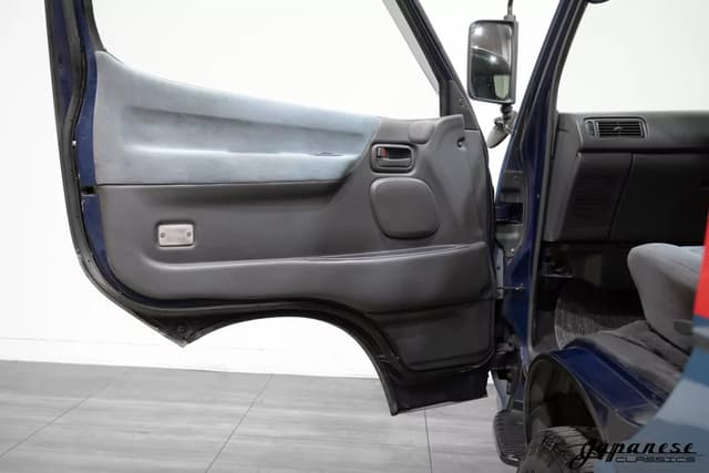 1996 Toyota HiAce JDM car for sale — photo 20 of 25