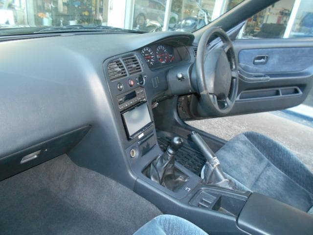 1995 Nissan Skyline JDM car for sale — photo 11 of 20