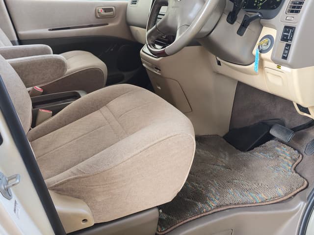 2000 Toyota Granvia JDM car for sale — photo 13 of 25