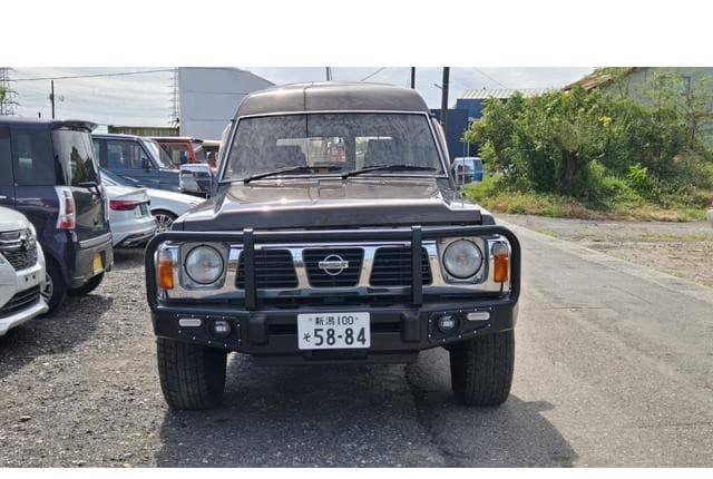 1990 Nissan Safari JDM car for sale — photo 3 of 25