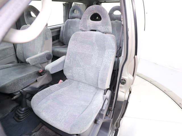 1997 Mitsubishi Delica JDM car for sale — photo 17 of 25