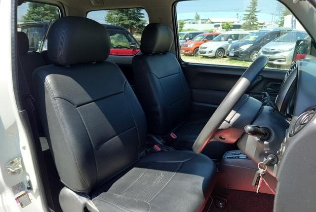 2008 Suzuki Jimny JDM car for sale — photo 13 of 25