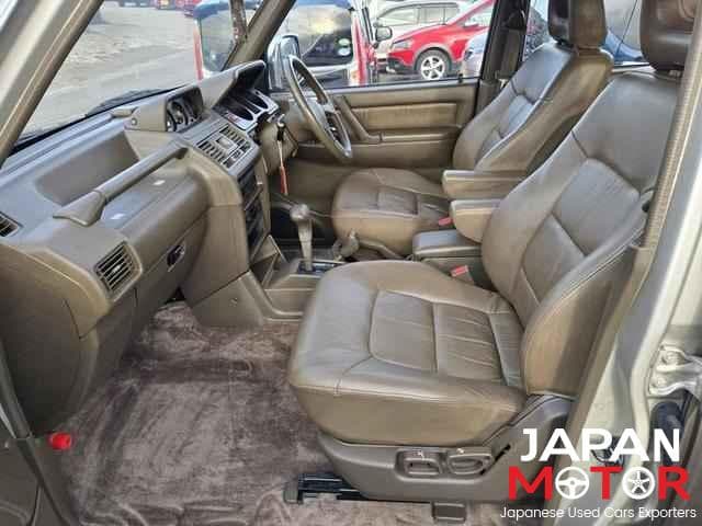 1992 Mitsubishi Pajero JDM car for sale — photo 7 of 9