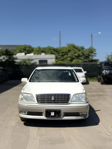 2001 Toyota Crown JDM car for sale — photo 2 of 14