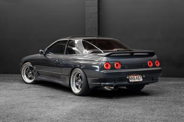 1991 Nissan Skyline JDM car for sale — photo 4 of 19