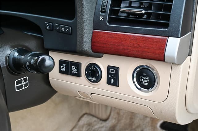 2009 Toyota Majesta JDM car for sale — photo 20 of 25