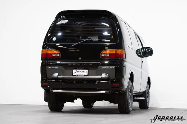 1997 Mitsubishi Delica JDM car for sale — photo 8 of 25
