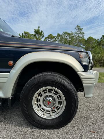 1995 Mitsubishi Pajero JDM car for sale — photo 7 of 26