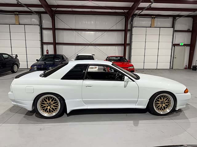 1995 Nissan Skyline JDM car for sale — photo 6 of 23