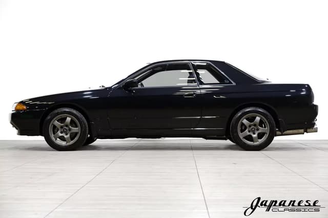 1991 Nissan Skyline JDM car for sale — photo 4 of 25