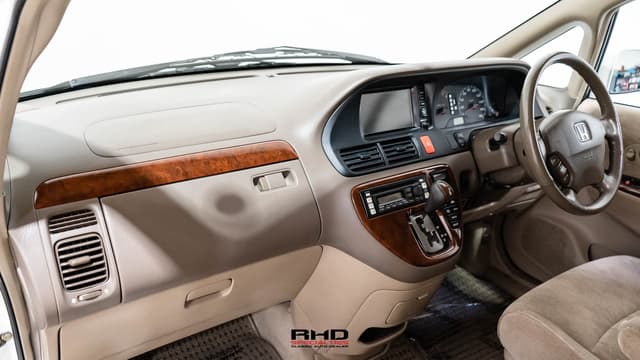 2000 Honda Odyssey JDM car for sale — photo 18 of 25