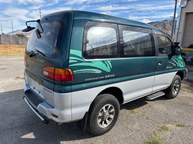 1996 Mitsubishi Delica JDM car for sale — photo 14 of 25