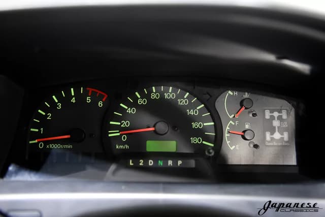 1998 Mitsubishi Delica JDM car for sale — photo 13 of 25
