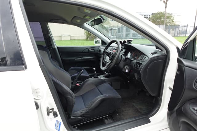 2001 Mitsubishi Lancer Evolution JDM car for sale — photo 10 of 19