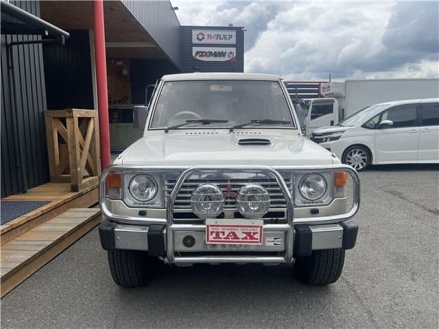 1990 Mitsubishi Pajero JDM car for sale — photo 23 of 24