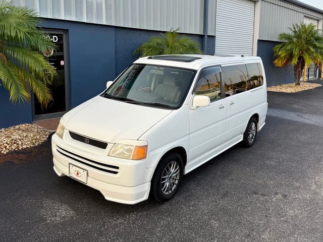 1997 Honda Stepwagon JDM car for sale — photo 2 of 22