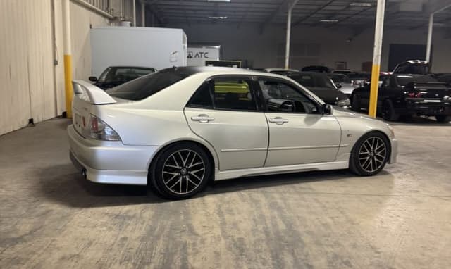 1999 Toyota Altezza JDM car for sale — photo 8 of 25