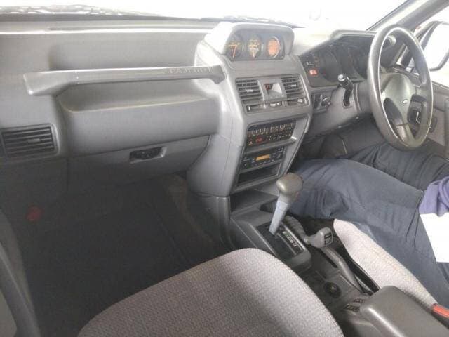 1995 Mitsubishi Pajero JDM car for sale — photo 3 of 5