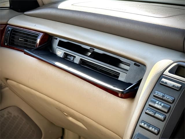 1999 Toyota Crown JDM car for sale — photo 24 of 25