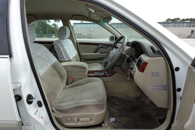 2000 Toyota Crown JDM car for sale — photo 11 of 18