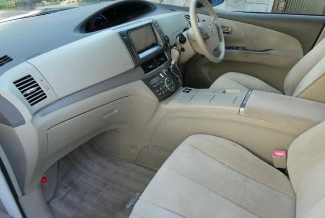 2009 Toyota Estima JDM car for sale — photo 14 of 18