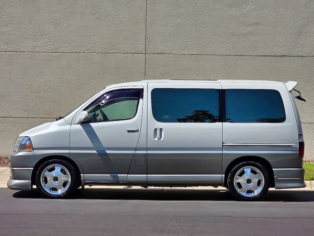 2000 Toyota Grand Hiace JDM car for sale — photo 14 of 25