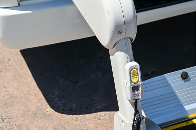 2011 Toyota HiAce JDM car for sale — photo 2 of 23