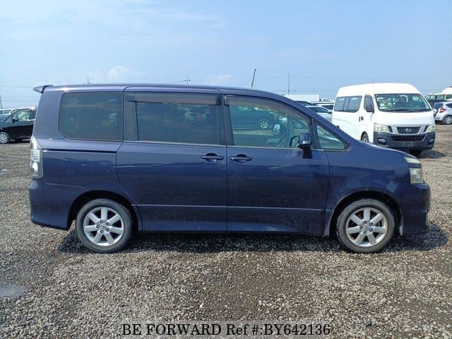 2008 Toyota Voxy JDM car for sale — photo 6 of 25