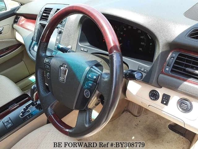 2008 Toyota Crown JDM car for sale — photo 3 of 8