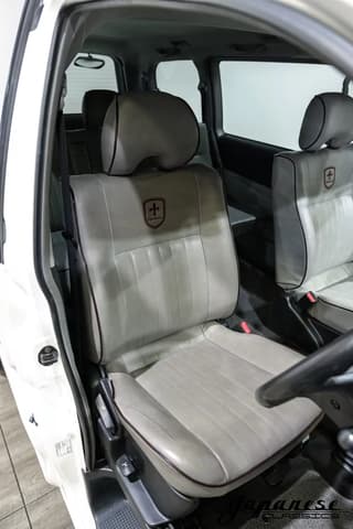 1999 Mitsubishi Delica JDM car for sale — photo 16 of 25