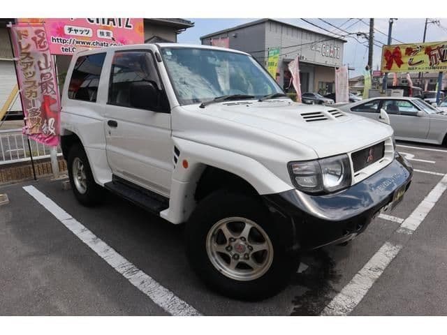 1998 Mitsubishi Pajero JDM car for sale — photo 22 of 23