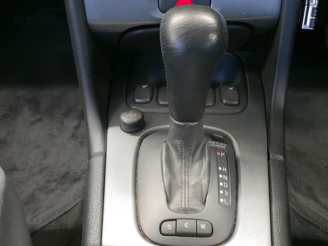 1998 Volvo V70 JDM car for sale — photo 3 of 25