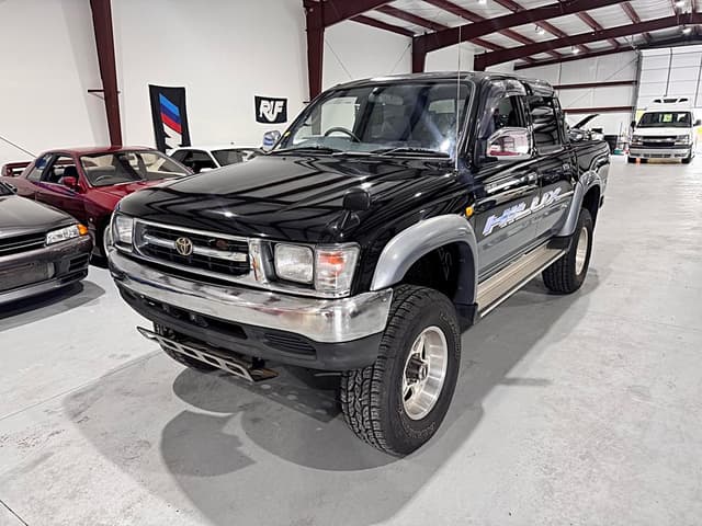 2000 Toyota Hilux JDM car for sale — photo 10 of 22