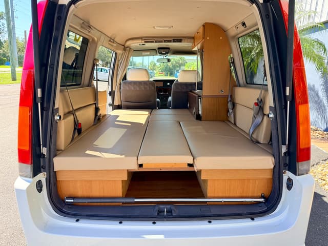 2000 Honda Stepwagon JDM car for sale — photo 18 of 25