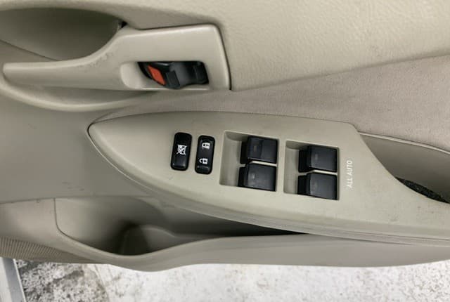 2011 Toyota Corolla JDM car for sale — photo 15 of 25