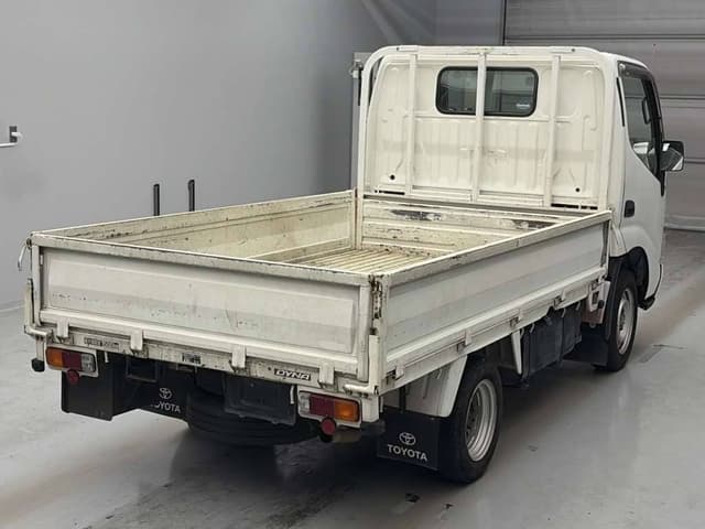 2005 Toyota Dyna JDM car for sale — photo 2 of 2