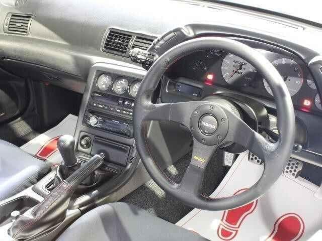 1993 Nissan Skyline JDM car for sale — photo 3 of 10