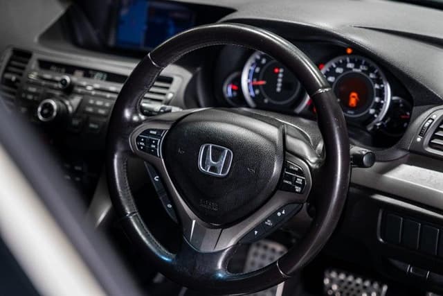 2010 Honda Accord JDM car for sale — photo 17 of 19
