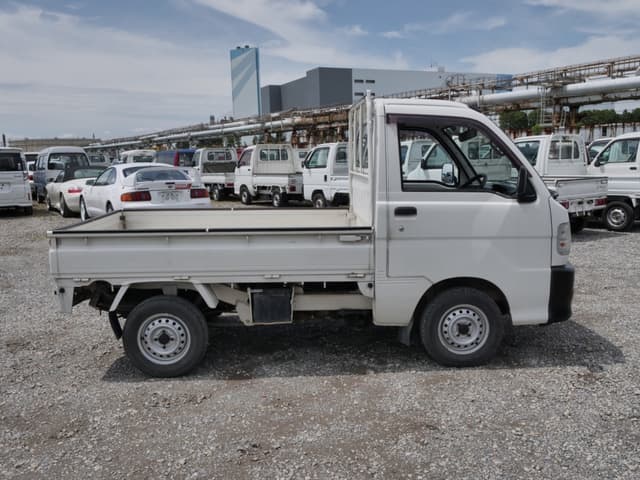 1999 Daihatsu Hijet JDM car for sale — photo 4 of 25