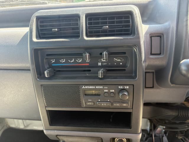 1997 Mitsubishi Minicab JDM car for sale — photo 17 of 25