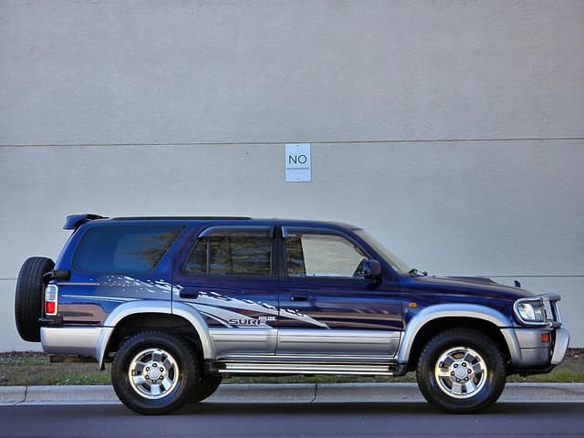 1996 Toyota Hilux Surf JDM car for sale — photo 6 of 25