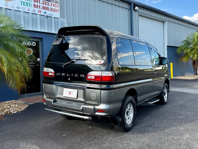 2000 Mitsubishi Delica JDM car for sale — photo 7 of 19