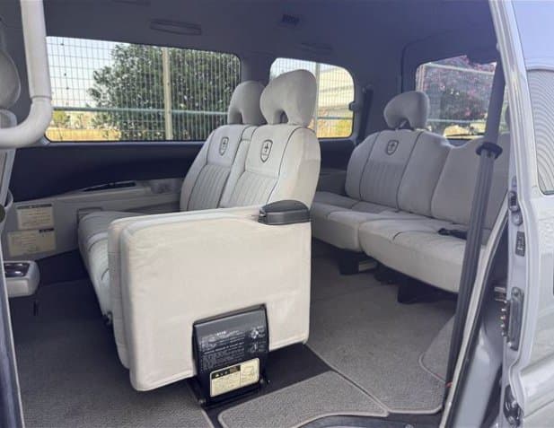 2001 Mitsubishi Delica JDM car for sale — photo 8 of 11